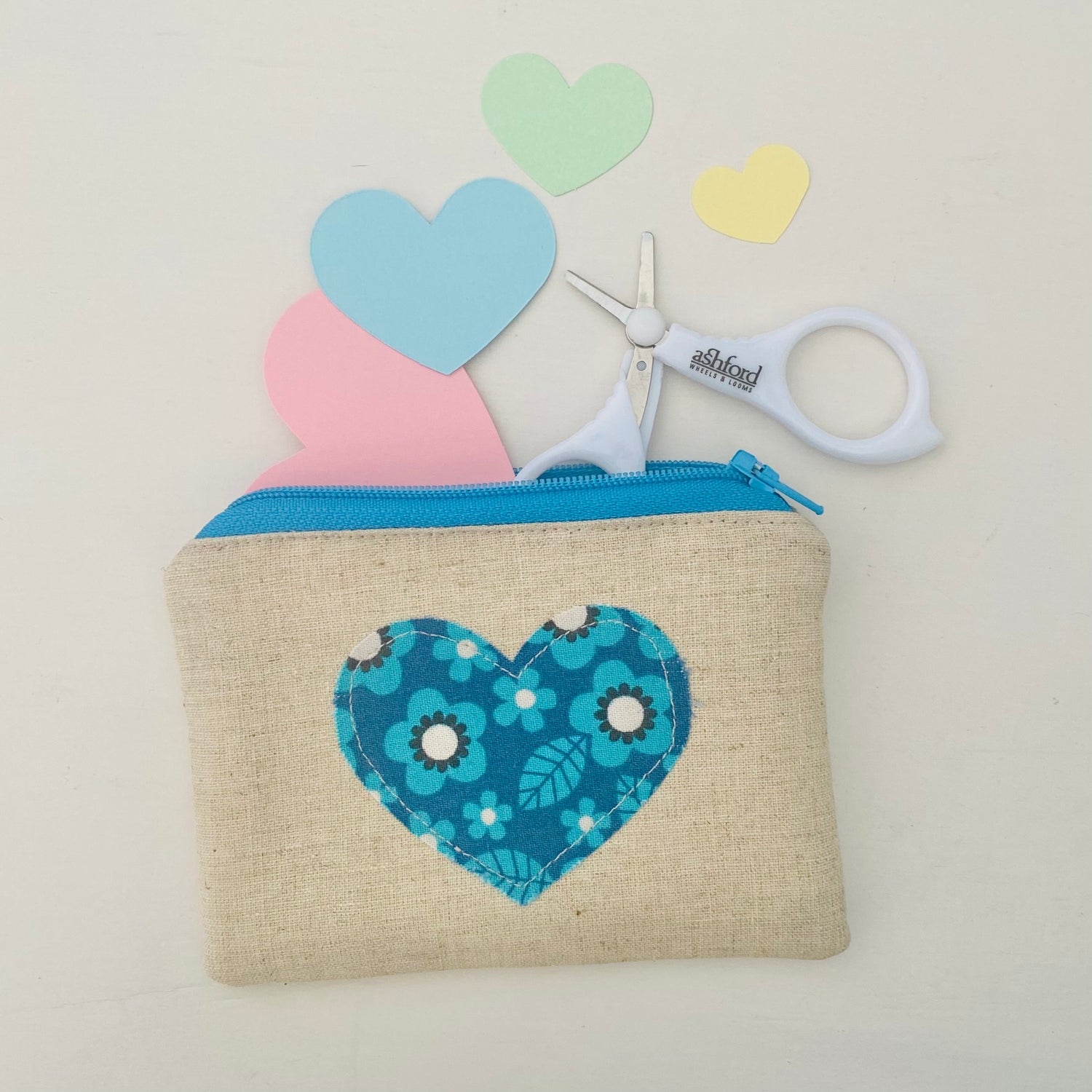 Zippy Mini Heart Pouch pack