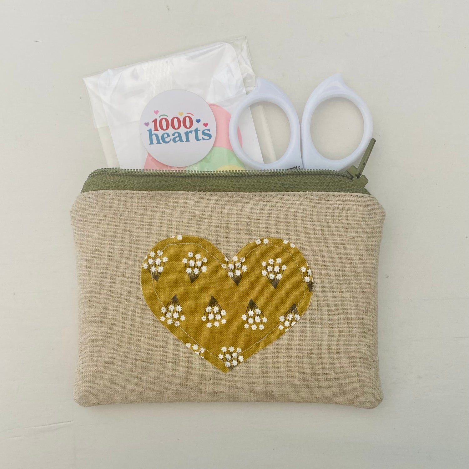 Zippy Mini Heart Pouch pack